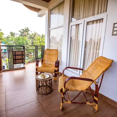 Waves Beach House Pondicherry Exterior photo