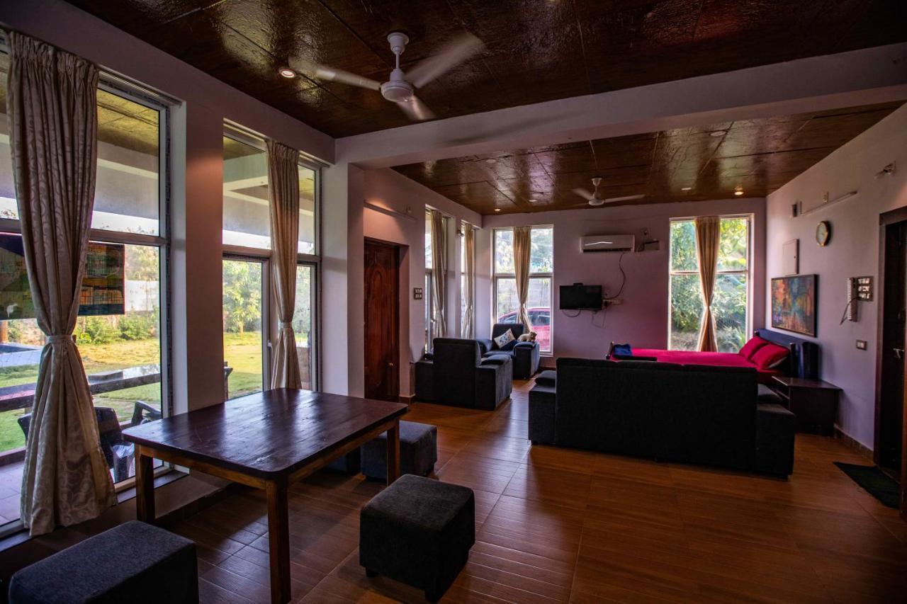 Waves House *