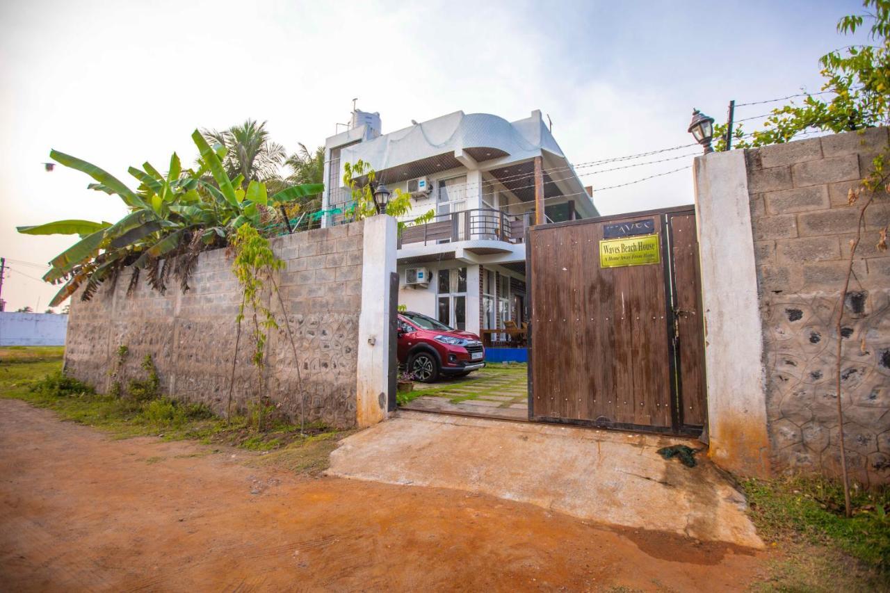 Waves House