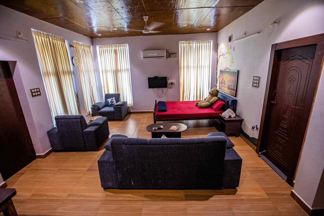 Waves House *