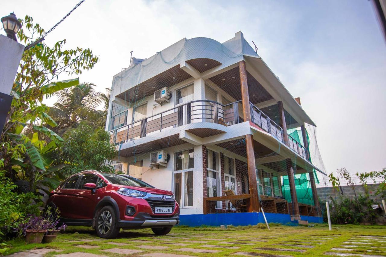 Waves House *
